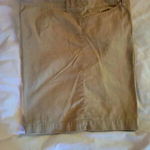 Jones New York  Beige Shorts size 12 cotton